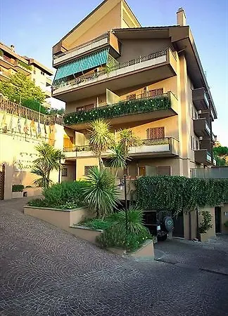 酒店 芒格里亚公寓式酒店 3*